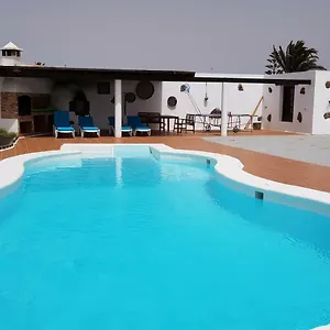https://villa-eva.in-canary-islands.com